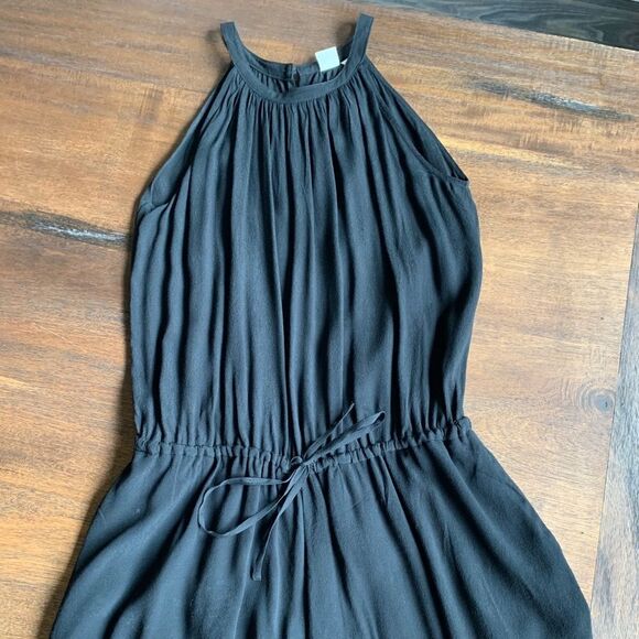 Flowing Black Short Romper - Picture 4 of 8
